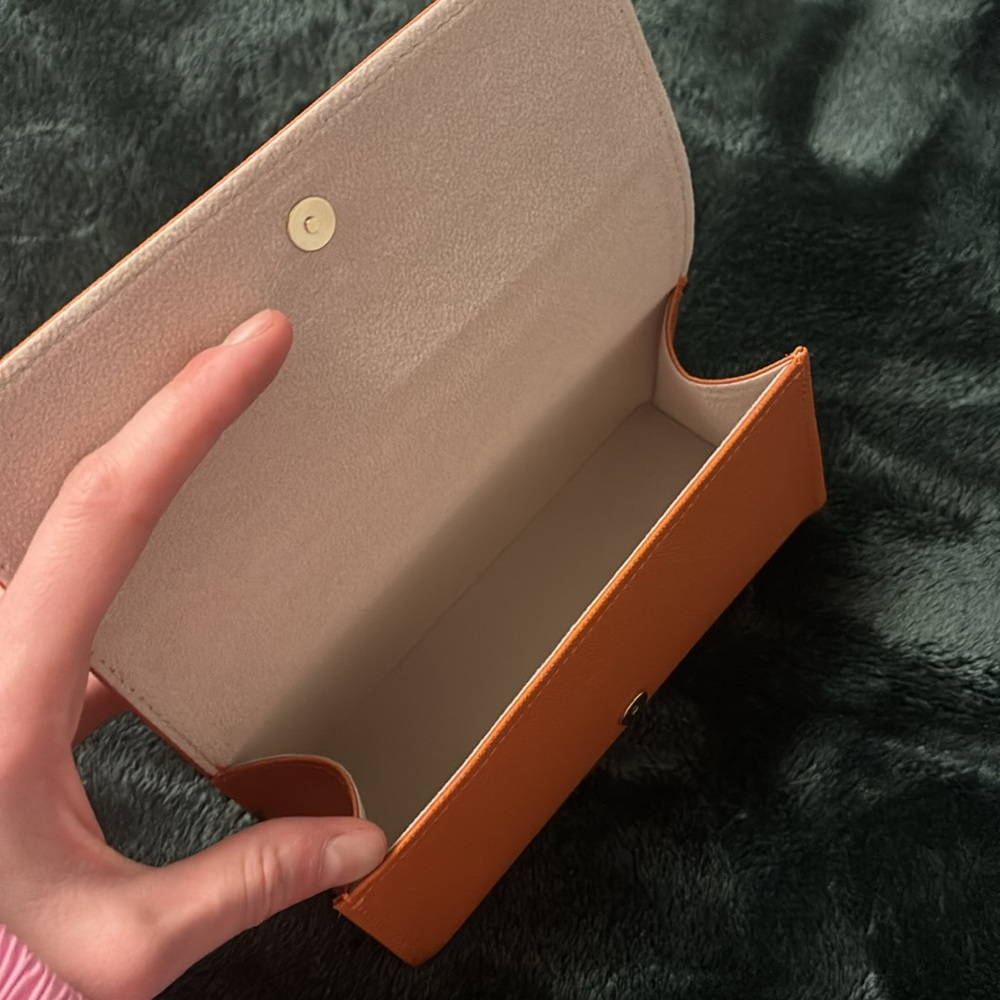 Tory Burch Sunglasses Case - Picture 2 of 2
